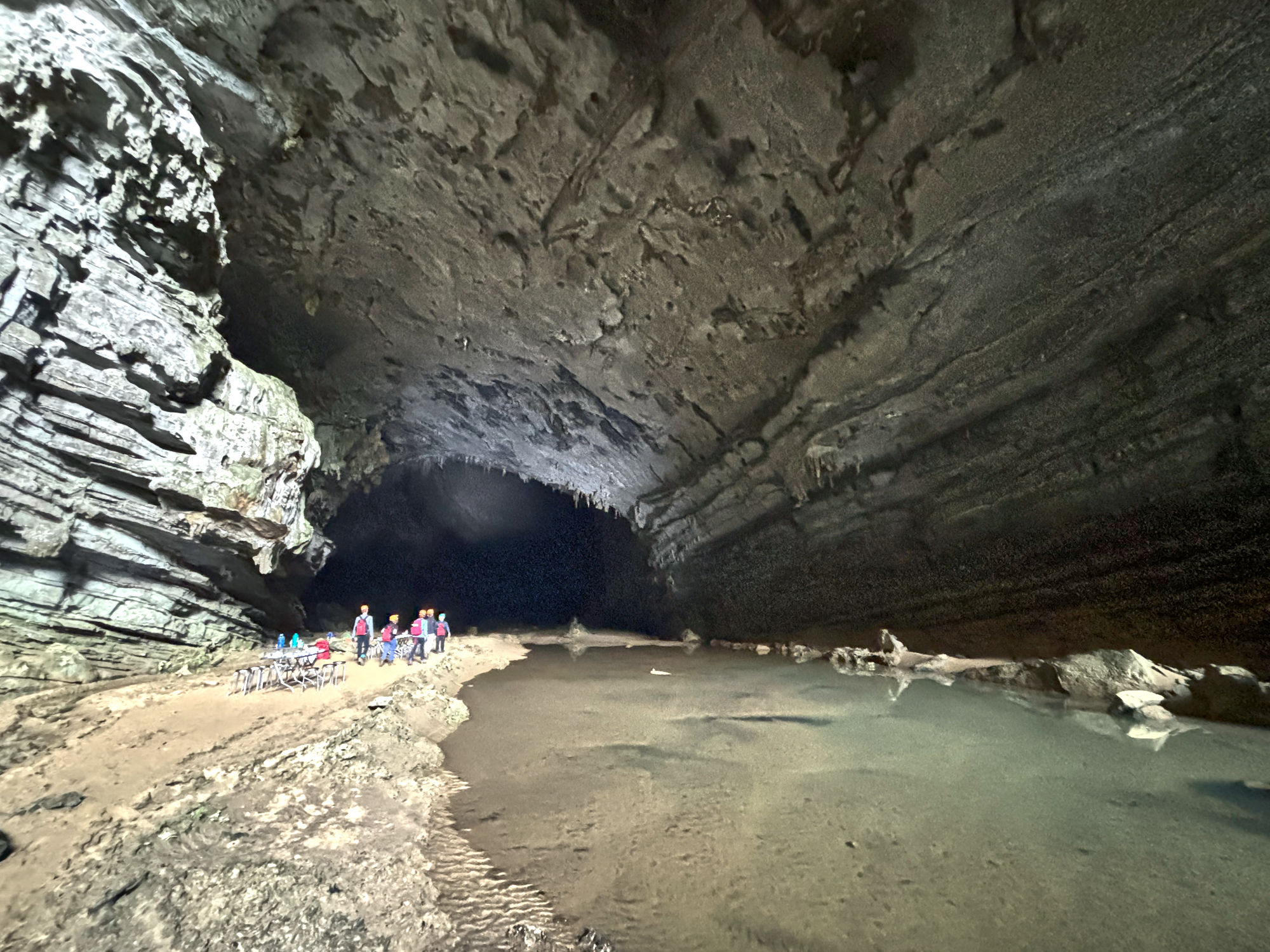 Hang Tien Cave